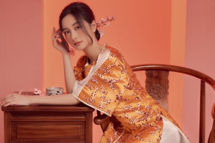 Jun Vũ khoe vẻ đẹp thanh khiết qua bộ ảnh áo dài chào năm mới