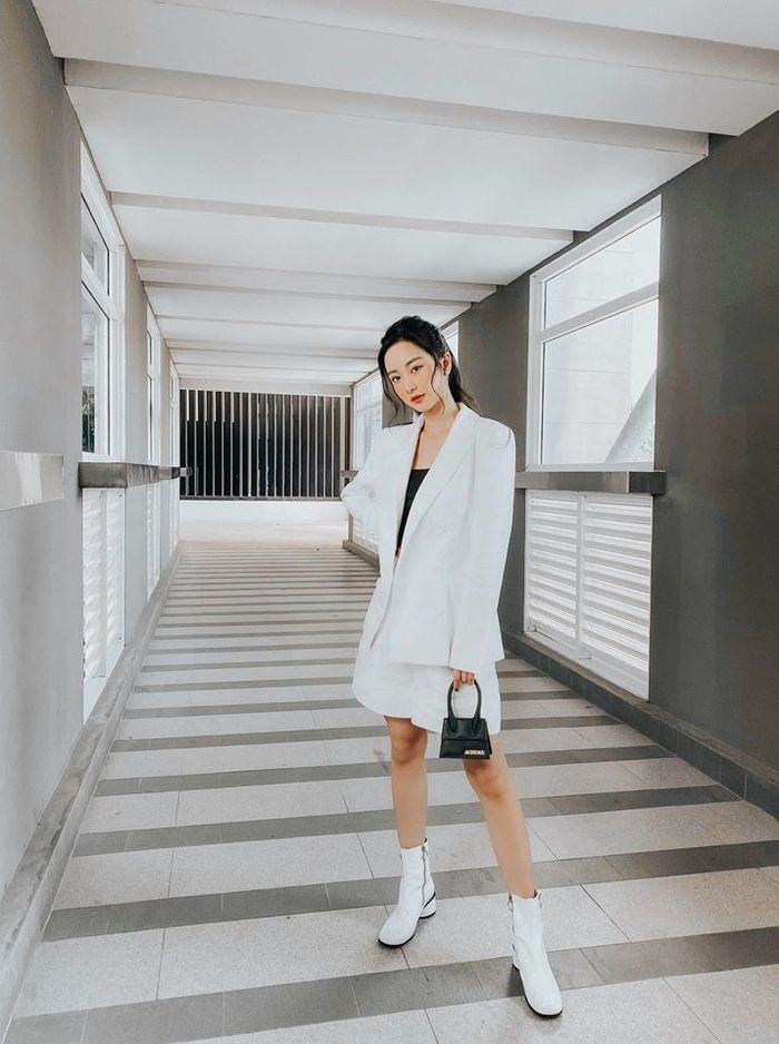 Jun Vũ khoe vẻ đẹp thanh khiết qua bộ ảnh áo dài chào năm mới