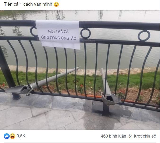 Khoảnh khắc ngày ông Táo về trời: Khoe mâm cơm cúng, thả cá văn minh