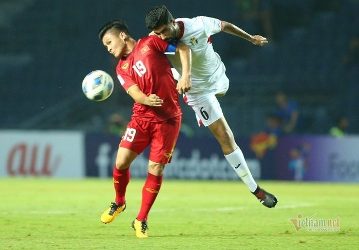 Khoảnh khắc trận Việt Nam – Jordan: Bùi Tiến Dũng nhiều lần cứu thua