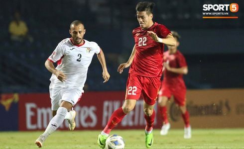 Khoảnh khắc trận Việt Nam – Jordan: Bùi Tiến Dũng nhiều lần cứu thua