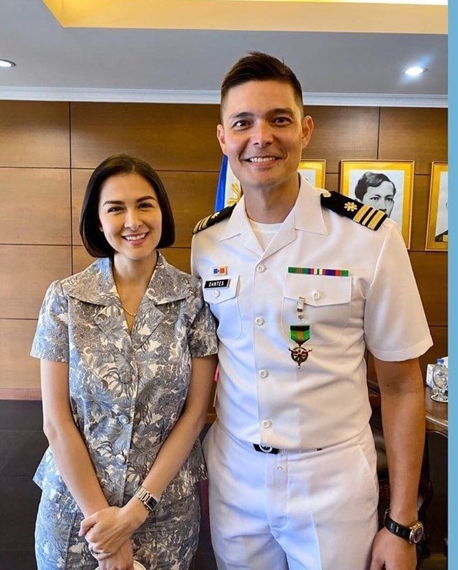 Khoảnh khoắc ngồi xổm giữa đường bất chấp hình tượng của Marian Rivera