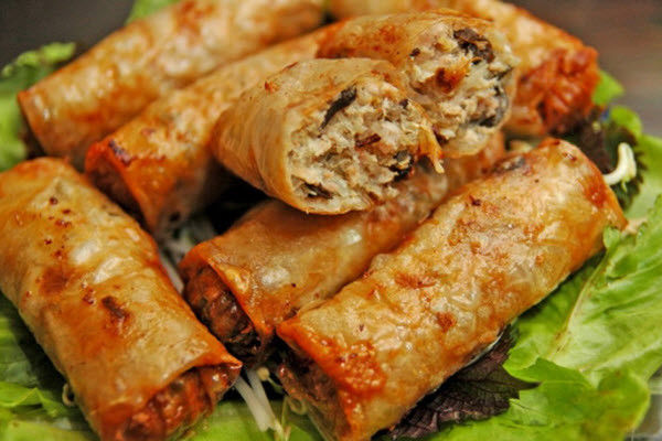 Nốc bánh mứt, ăn đồ hâm nhiều lần hại sức khỏe, gây tăng cân ngày Tết