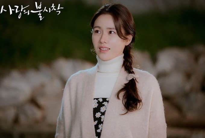 Kiểu tóc “bao đẹp” của Son Ye Jin trong phim mới: Tóc tết hút mắt nhất