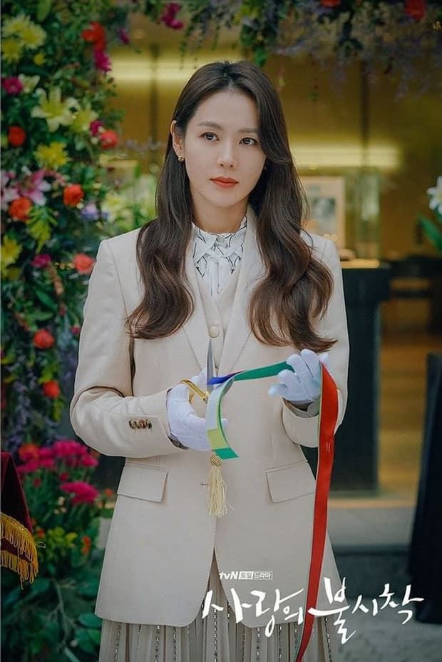 Kiểu tóc “bao đẹp” của Son Ye Jin trong phim mới: Tóc tết hút mắt nhất