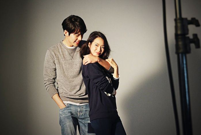 Kim Woo Bin và Shin Min Ah có thể sẽ cưới vào năm sau