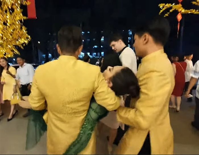 Lâm Khánh Chi và loạt sao Việt ngất xỉu trong đám cưới vì kiệt sức