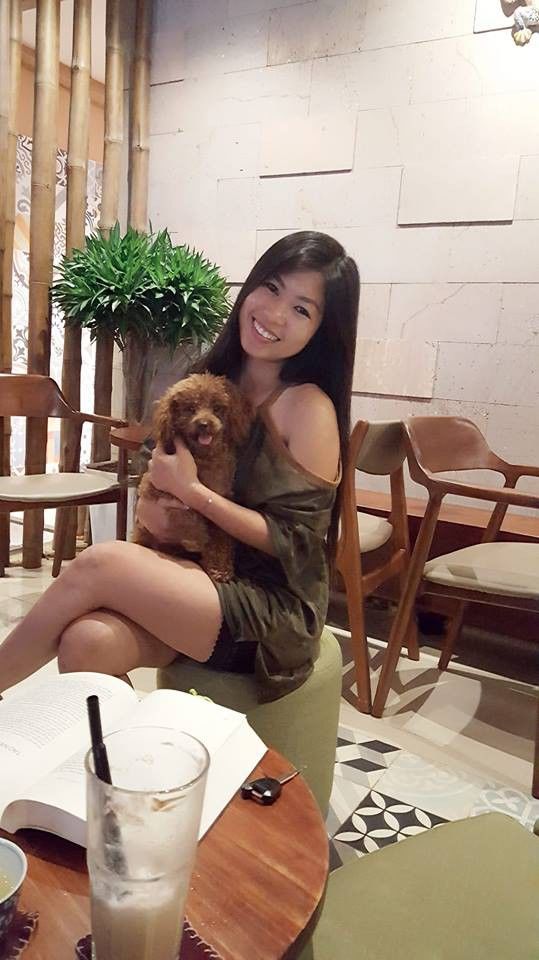 Lối sống tối giản của cô gái Sài Gòn: Chỉ có 10 bộ đồ, 1 cây son