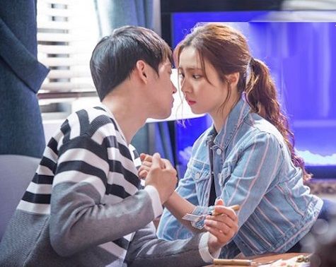 Cặp vợ chồng lương 7 triệu, tiền bạc gì tầm này, có người yêu là được