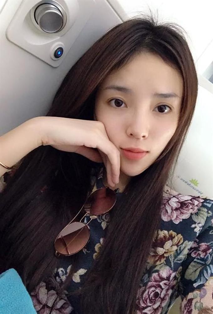Mặt mộc 100% của Hoa hậu Việt: Tiểu Vy đẹp từng chi tiết