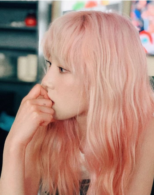 Màu tóc Taeyeon từng thử qua: Đen đã “đỉnh” nhưng vàng sáng là nhất