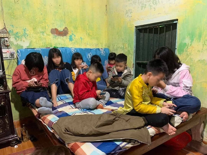 MC Minh Trang lo lắng: Đừng để con trẻ đón xuân với smartphone