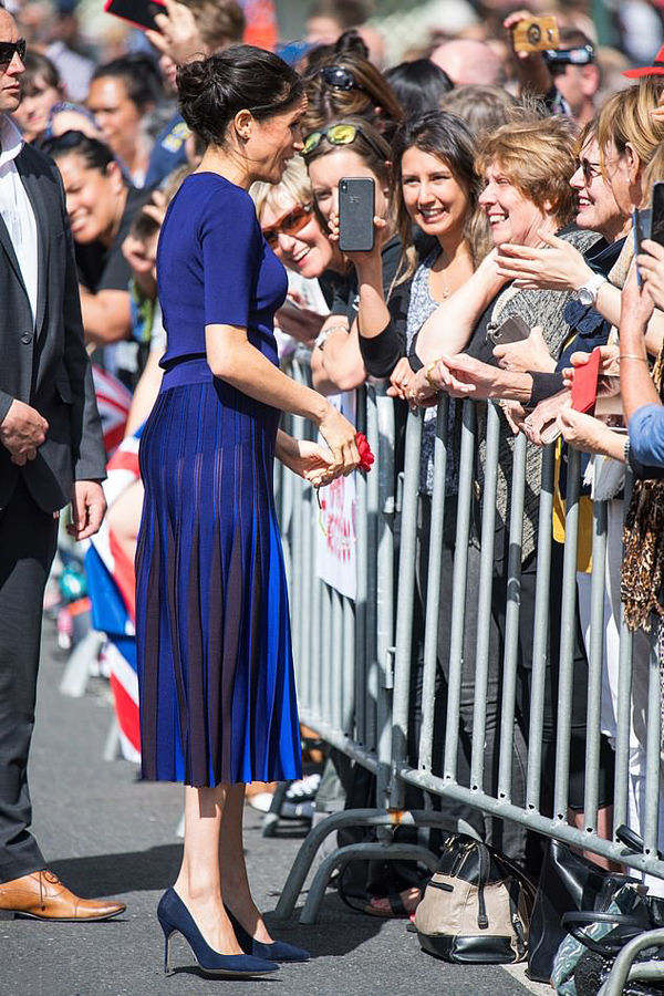 Meghan và sự thay đổi phong cách ăn mặc sau khi về làm dâu Hoàng gia