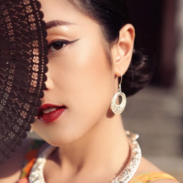 Misoa khoe vẻ đẹp sang chảnh, quý phái trong cổ phục cách tân