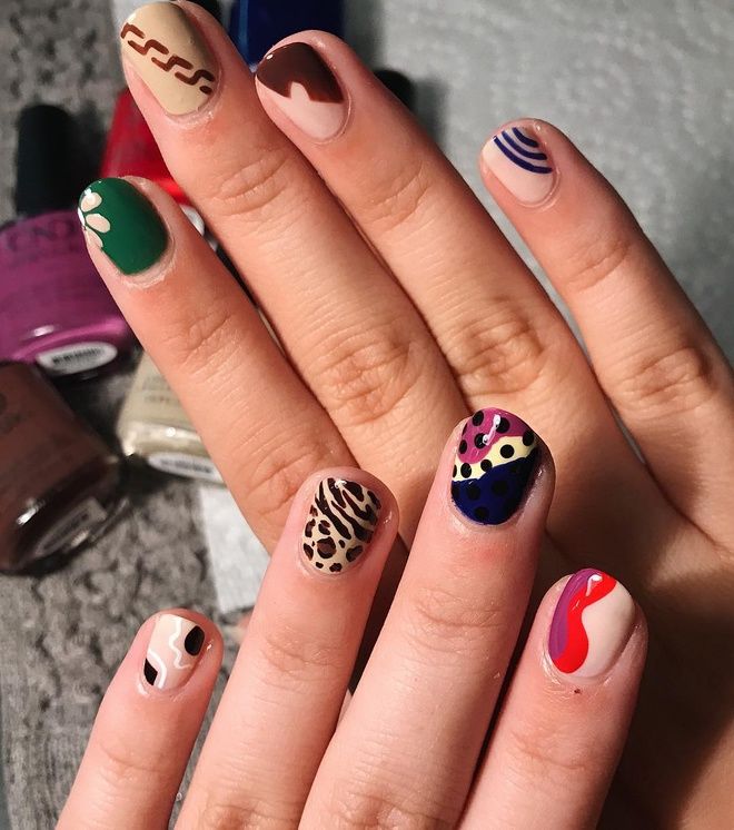 Xu hướng nail năm 2020: Sơn màu cầu vồng, họa tiết galaxy hợp mốt