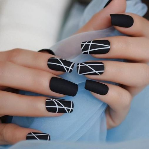 Xu hướng nail năm 2020: Sơn màu cầu vồng, họa tiết galaxy hợp mốt