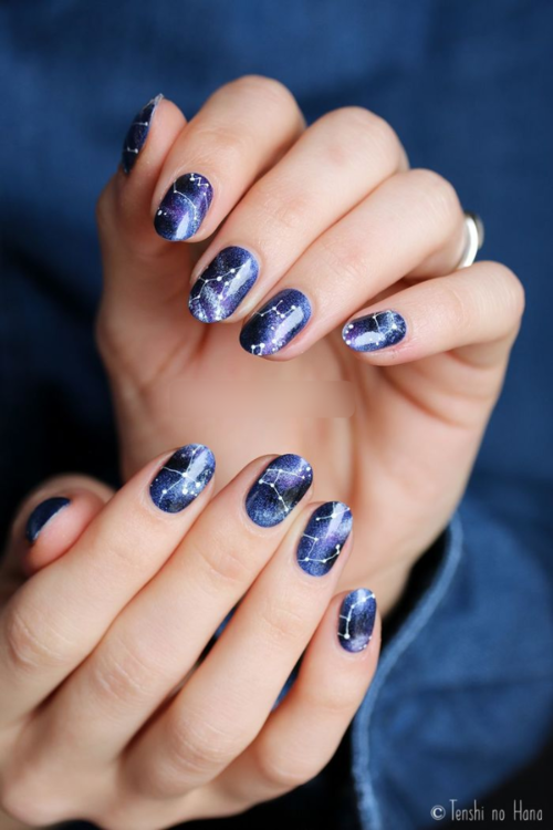 Xu hướng nail năm 2020: Sơn màu cầu vồng, họa tiết galaxy hợp mốt