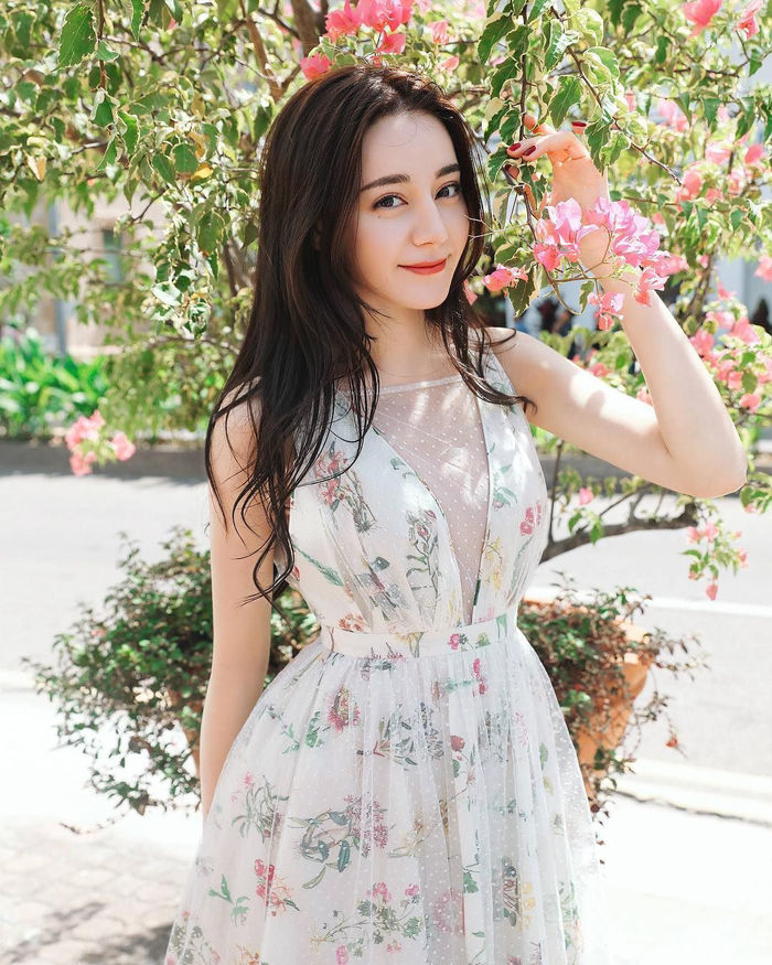 Mỹ nhân Hoa ngữ lộ nhan sắc thật: Lưu Diệc Phi khiến fans ngã ngửa