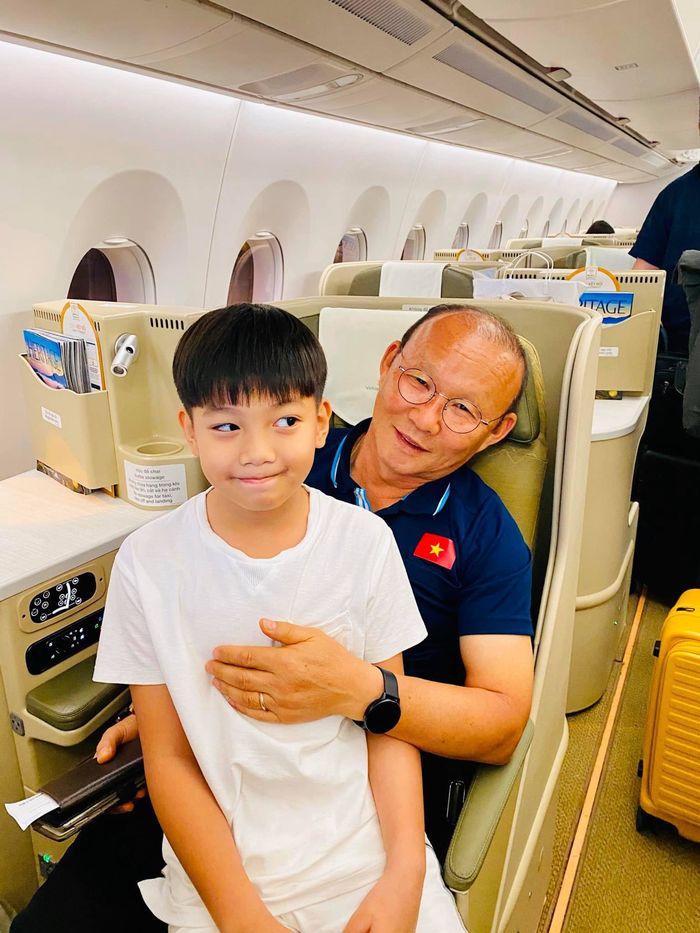 Mỹ nhân Việt khoe ảnh gợi cảm ngày đầu năm: Đốt mắt nhất là Sĩ Thanh