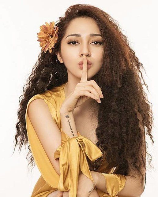 Mỹ nhân Việt với tóc xù mì: H’Hen Niê cá tính, Hương Giang ngây thơ