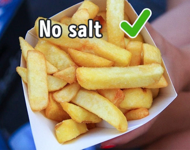 Bí mật của cửa hàng đồ ăn nhanh: salad khá béo, vòi nước ngọt siêu bẩn