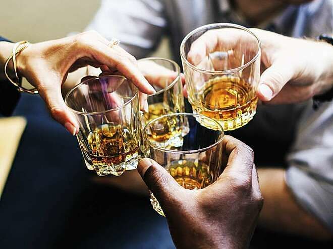 Cánh tài xế thắc mắc: Nếu lỡ uống rượu, bia thì bao lâu được lái xe?