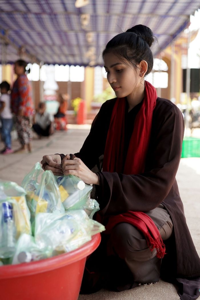 Ngoài Angela Phương Trinh, nhiều người đẹp Việt cũng ăn ...