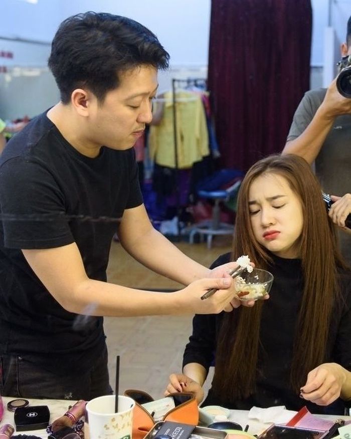 Nhã Phương - Trường Giang khoe khoảnh khắc cực tình cảm