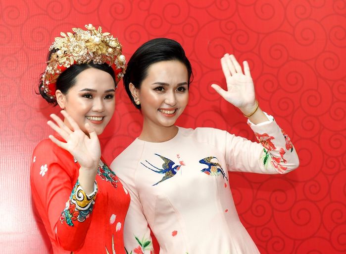 Nhan sắc bạn gái Duy Mạnh trúng lời nguyền ngay hôm ăn hỏi