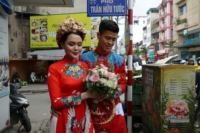 Nhan sắc bạn gái Duy Mạnh trúng lời nguyền ngay hôm ăn hỏi