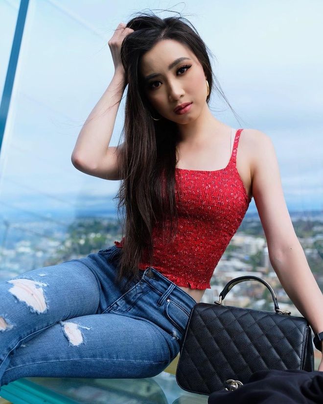 Nhan sắc cô gái Việt vượt 15.000 ứng viên để lên bìa tạp chí nổi tiếng