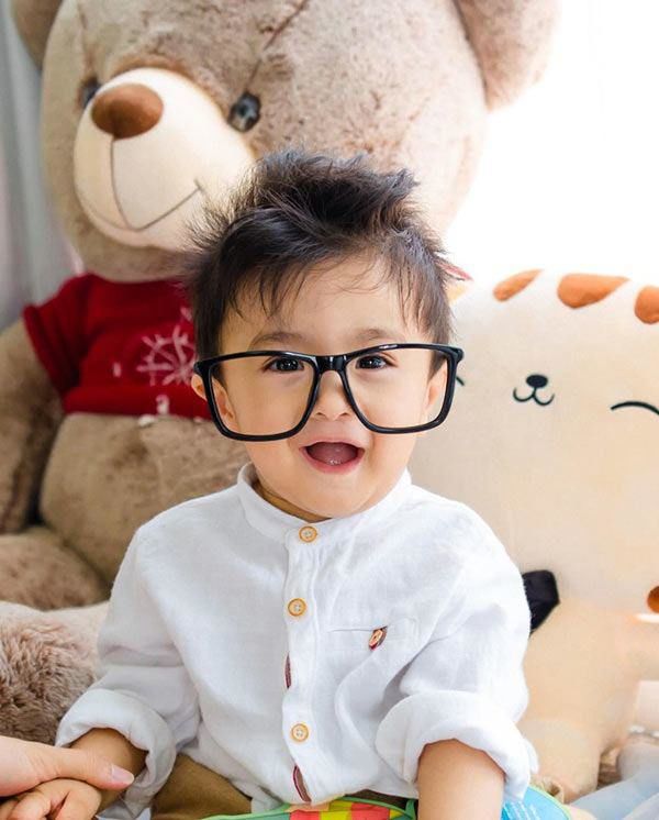 Nhóc tỳ con lai nhà sao Việt: Con gái Lan Phương xinh xắn, đáng yêu