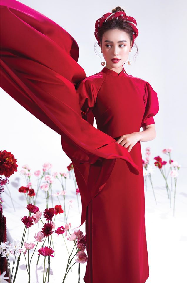 Noo Phước Thịnh khoe body, Trấn Thành - Hari Won khóa môi ngọt ngào