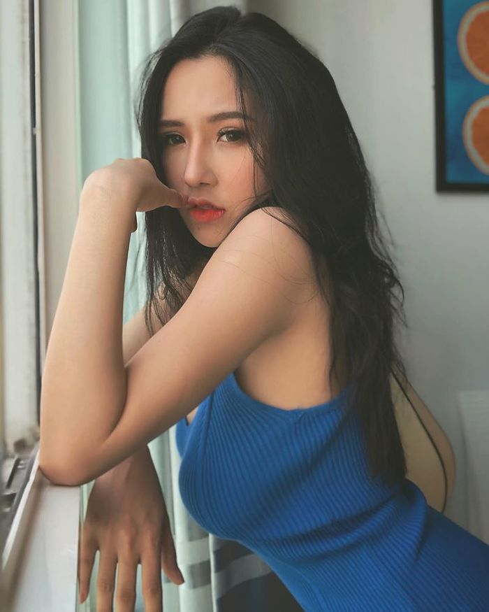 Nữ thần phim sitcom Hương Viên khoe bụng 1 khe quyến rũ