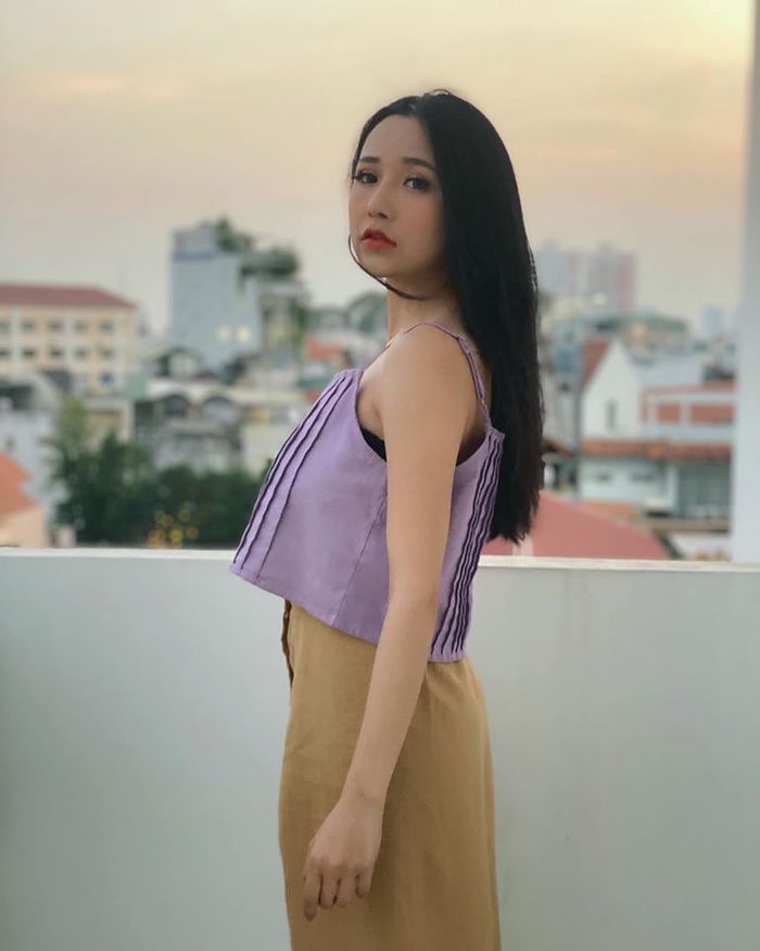 Nữ thần phim sitcom Hương Viên khoe bụng 1 khe quyến rũ