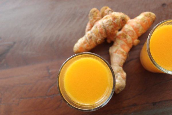 Tăng Thanh Hà dưỡng da căng bóng chỉ với nghệ, hạnh nhân