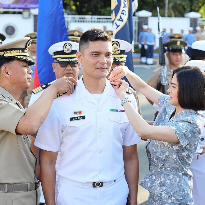 Ông xã Marian Rivera được phong hàm trung úy hải quân