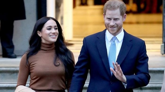 Hoàng tử Harry xin việc cho vợ, Beyoncé lộ biểu cảm ngại giùm