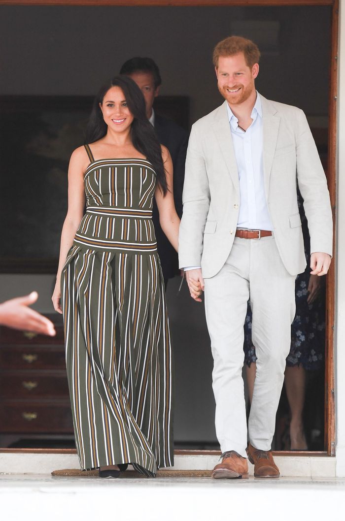 Rời hoàng gia, Harry - Meghan có nguy cơ không đạt được điều mình muốn