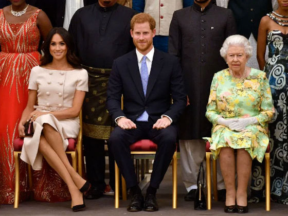 Rời hoàng gia, Harry - Meghan mất tài trợ khủng nhưng vẫn giàu kếch xù