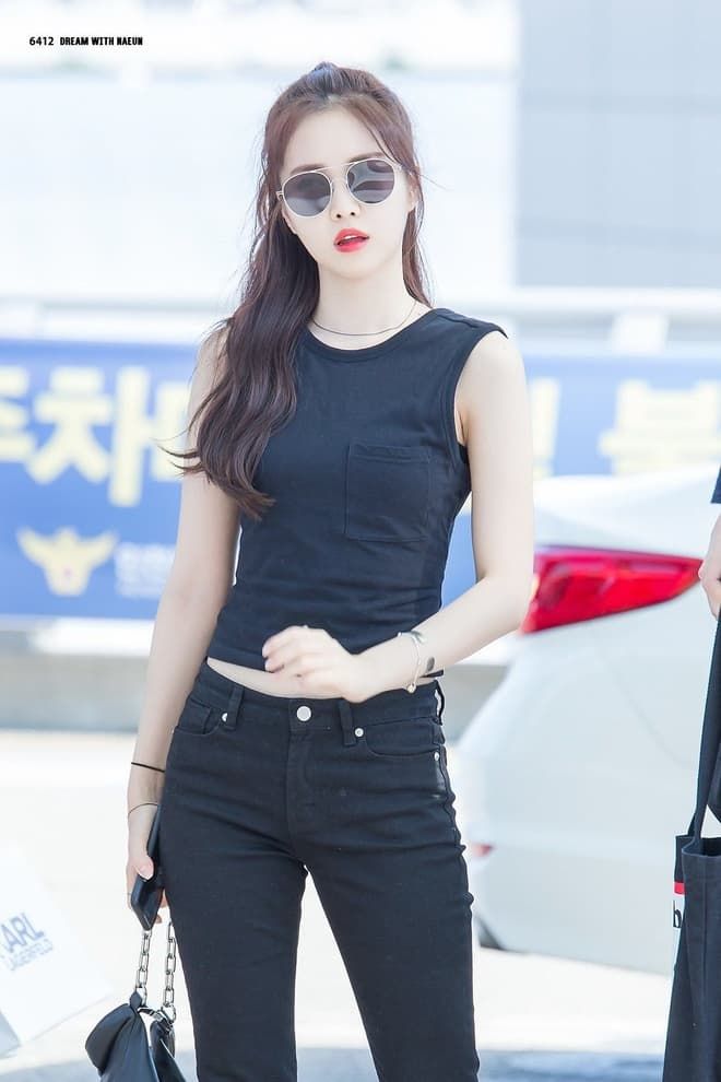 Sao Hàn diện jeans bó sát: Jisoo, Jennie khoe body chuẩn đẹp, ấn tượng