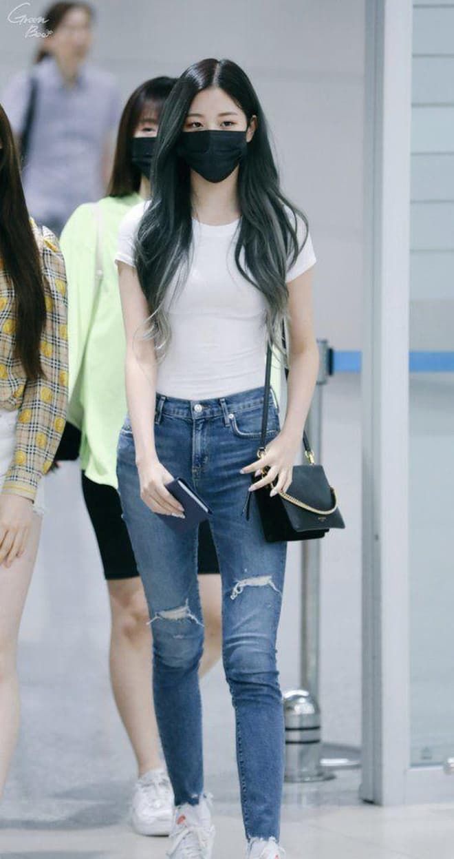 Sao Hàn Diện Jeans Bó Sát: Jisoo, Jennie Khoe Body Chuẩn Đẹp, Ấn Tượng