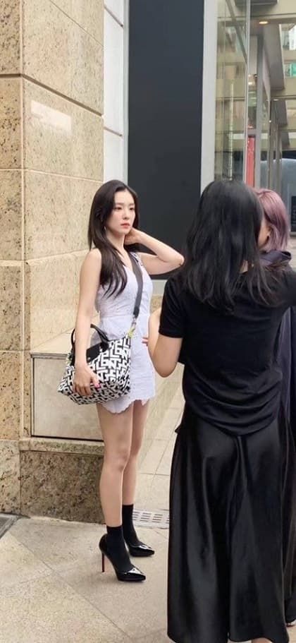 Sao Kbiz qua camera chụp vội: Jisoo, Yoona vẫn xứng đẳng cấp nữ thần