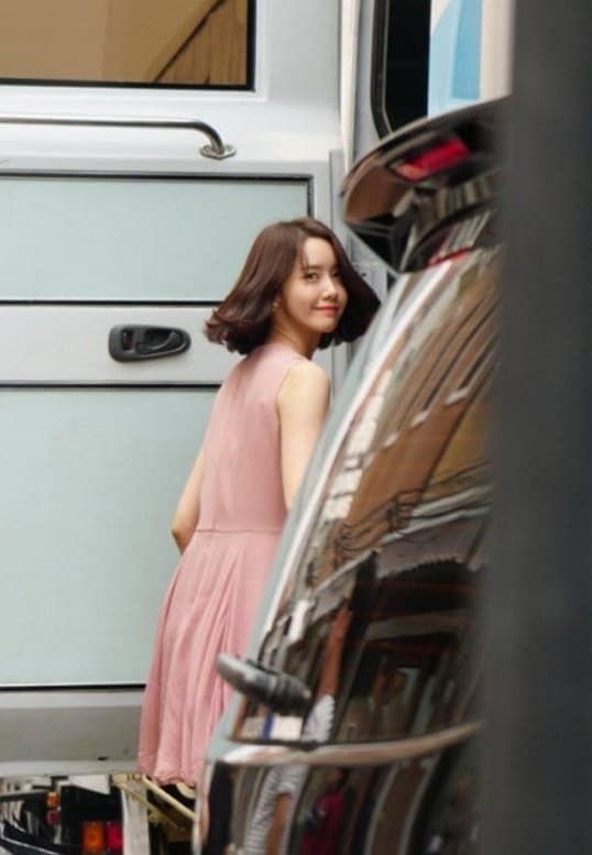 Sao Kbiz qua camera chụp vội: Jisoo, Yoona vẫn xứng đẳng cấp nữ thần