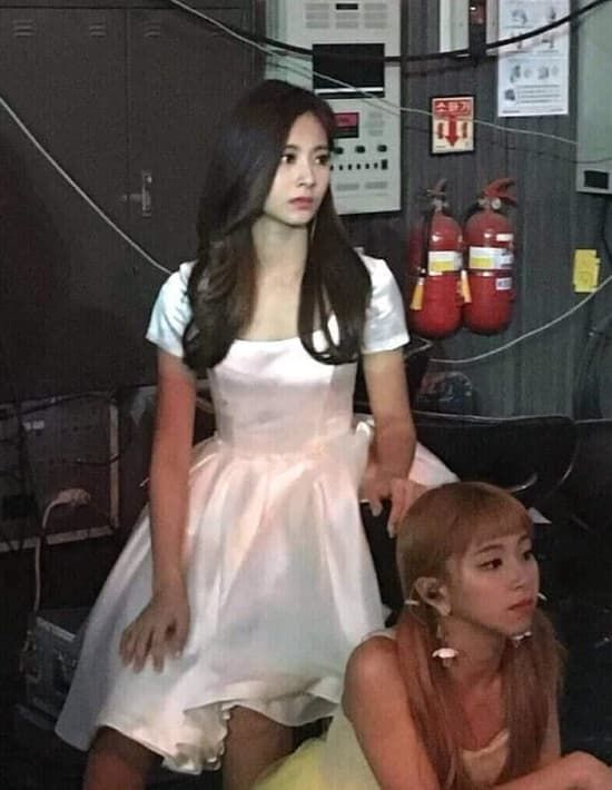 Sao Kbiz qua camera chụp vội: Jisoo, Yoona vẫn xứng đẳng cấp nữ thần