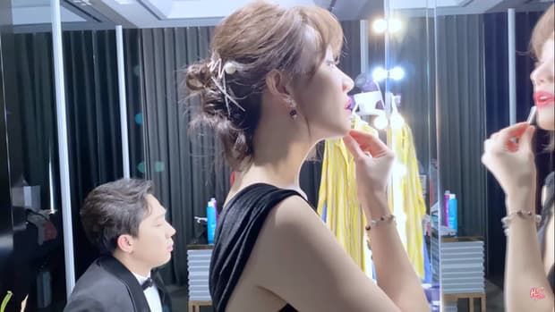 Sao Việt ngày giáp Tết: Ngọc Trinh làm từ thiện, Hoài Linh bán trầm