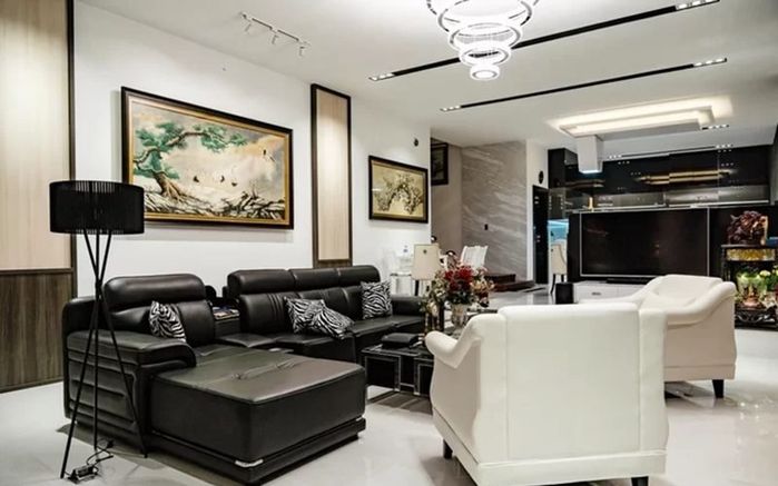 Nghệ sĩ báo hiếu: Thủy Tiên tặng nhà, Quốc Trường biệt thự 25 tỷ