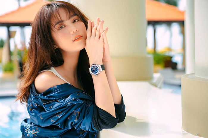 Nghệ sĩ báo hiếu: Thủy Tiên tặng nhà, Quốc Trường biệt thự 25 tỷ