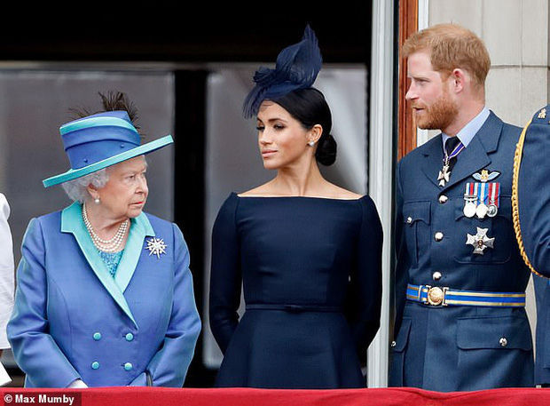 Sau khi rời Hoàng gia Anh, Meghan Markle lần đầu lộ diện rất vui vẻ