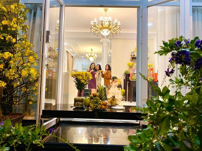 Biệt thự tiền tỷ sao Việt: nội thất sang trọng, có sân vườn, hồ bơi